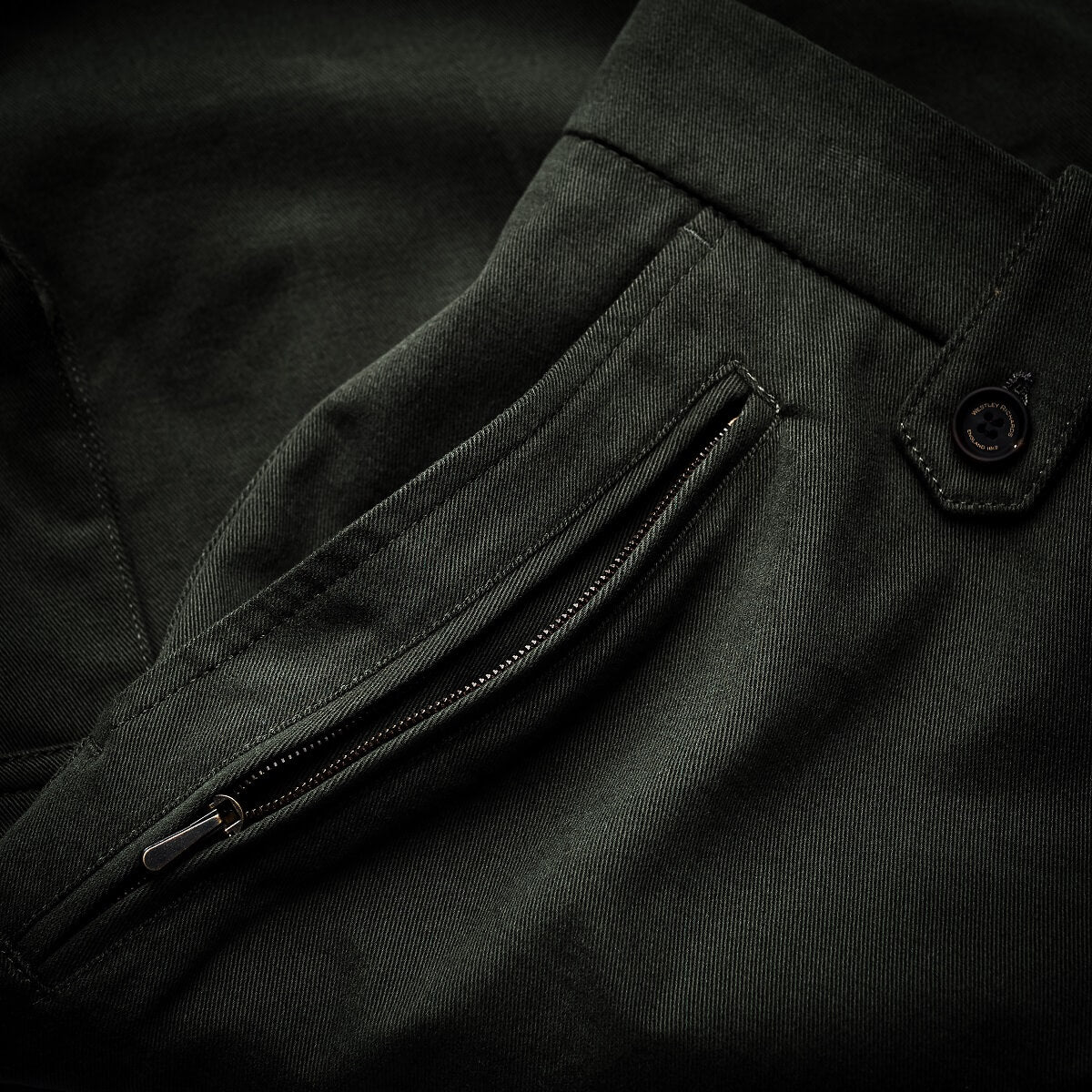 Safari Shorts in Brushed Bush Green